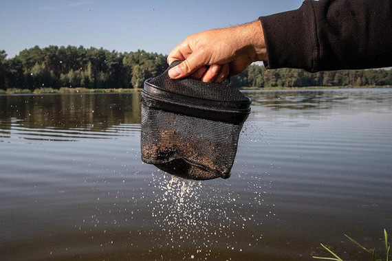 Pojemnik EVA z sitkiem do pelletu Mikado MF Pellet Soak